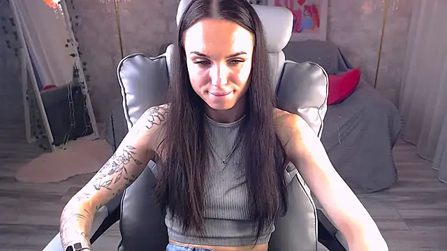 NicoleMerz online show from June 2026 02:33:01 PM