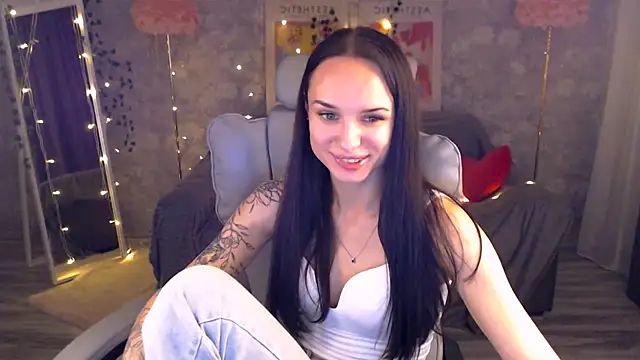 NicoleMerz online show from July 2026 04:13:01 PM