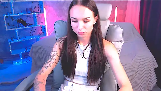 NicoleMerz online show from July 2026 04:15:02 PM