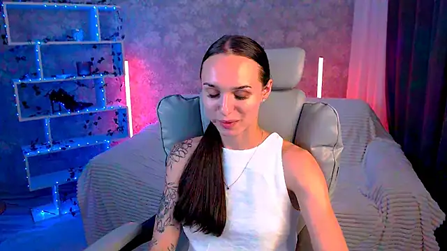 NicoleMerz online show from July 2026 06:20:01 PM