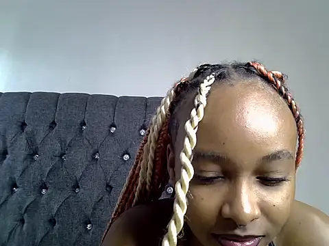 cocolaurah online show from June 2026 11:29:02 AM