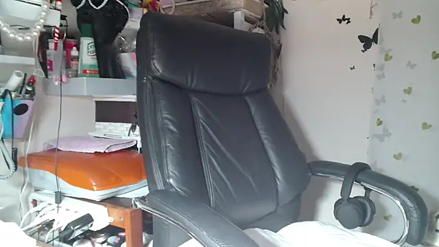 KathleenEdwards online show from July 2026 08:26:01 PM
