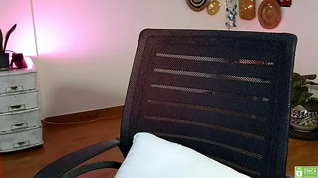 Yalinahotty online show from June 2026 02:38:01 AM