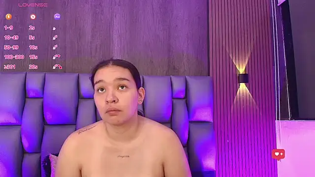 Snapshot of sophi_taylor chatting on June 2026 10:48:01 AM sophi taylor online show from June 2026 10:48:01 AM