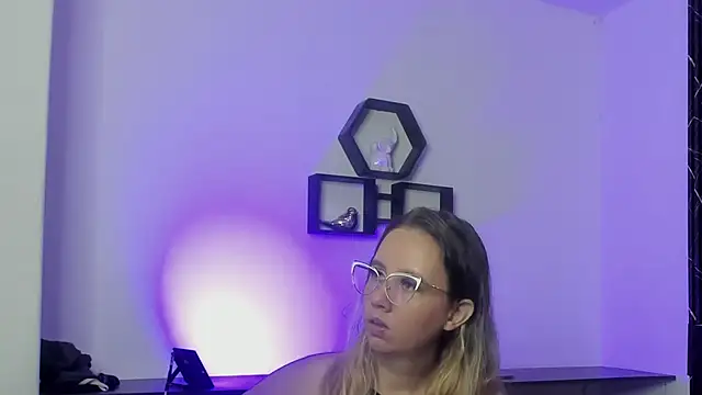 Mia and Erick online show from July 2026 02:29:01 AM