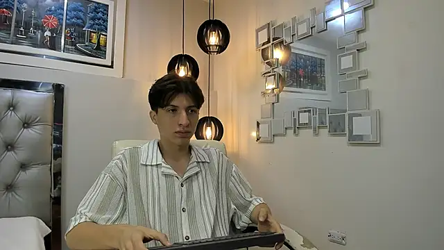 Marcoviolet online show from June 2026 12:33:02 PM