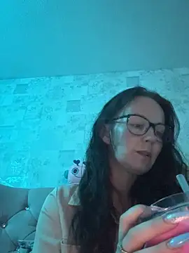 Luna-Vale online show from May 2026 10:29:02 PM
