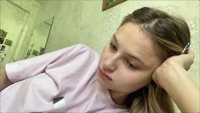 HeIen cute online show from July 2026 05:22:02 AM