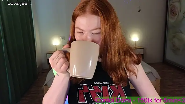 YourGingerCute online show from July 2026 12:25:02 PM