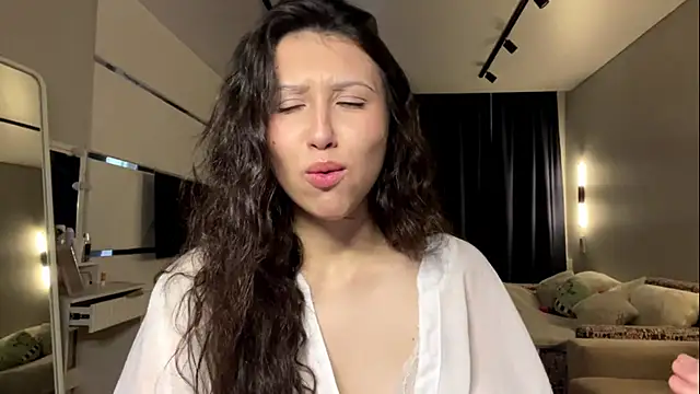 Alicekitty67 online show from June 2026 03:39:02 PM