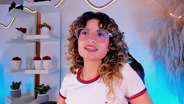 emilymjs  online show from May 2026 04:09:02 AM