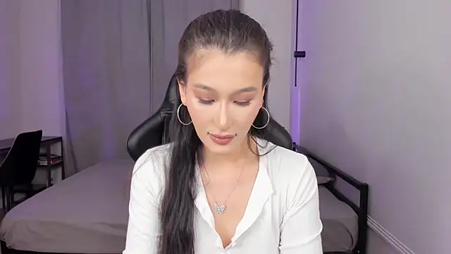 lilly mighty online show from June 2026 05:13:02 PM