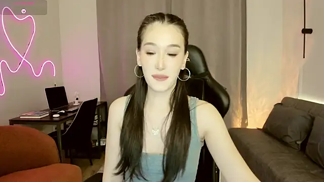 lilly mighty online show from July 2026 05:12:02 PM