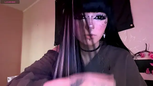 Snapshot of HolyCute chatting on July 2026 11:24:01 AM HolyCute online show from July 2026 11:24:01 AM