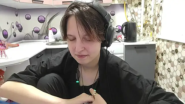 Saranade online show from June 2026 05:39:02 PM