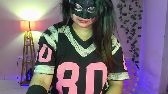 Red Heart  online show from July 2026 07:39:01 PM