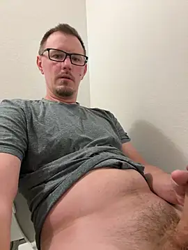 Hardpaul85 online show from June 2026 01:28:02 PM