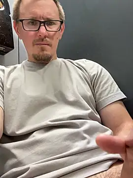 Hardpaul85 online show from July 2026 02:13:02 PM