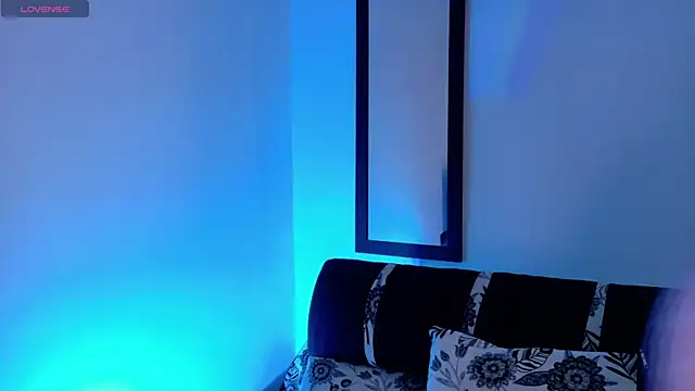 hannapettit online show from July 2026 07:16:02 PM