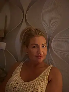 szexicicamica online show from May 2026 07:15:01 PM