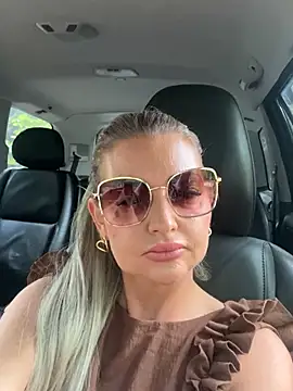 szexicicamica online show from June 2026 09:47:02 AM
