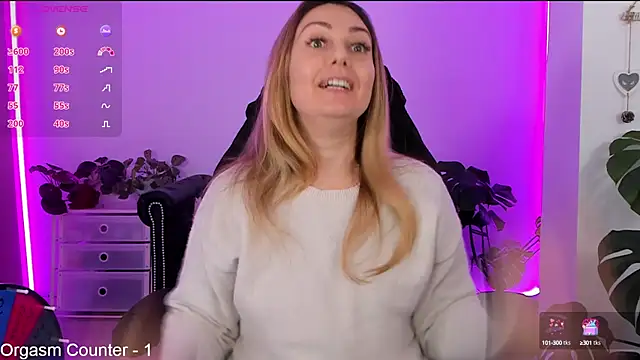 Snapshot of LindaWhite_ chatting on January 2025 09:25:01 PM LindaWhite online show from January 2025 09:25:01 PM