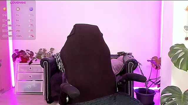 Snapshot of LindaWhite_ chatting on March 2025 04:51:02 PM LindaWhite online show from March 2025 04:51:02 PM