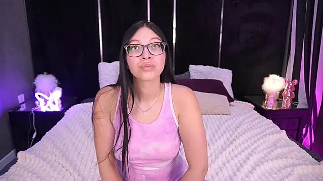 HotAuraX online show from July 2026 01:35:02 PM