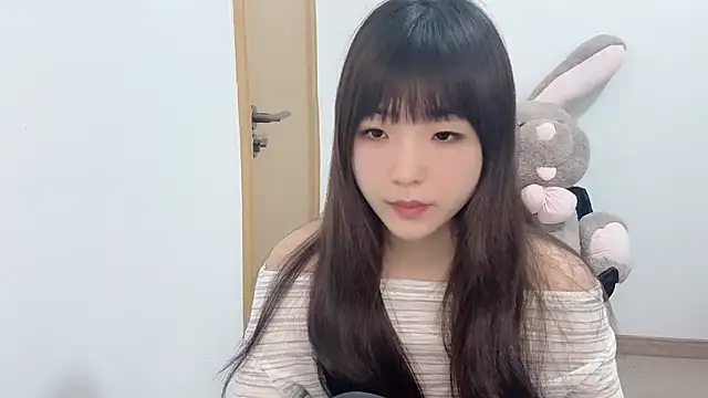 Louise-3 online show from June 2026 09:39:01 PM