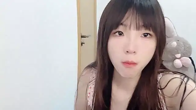 Louise-3 online show from June 2026 10:02:01 PM