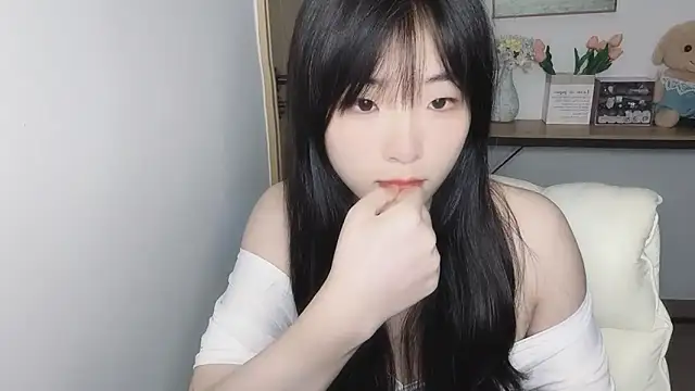 Louise-3 online show from July 2026 11:03:02 AM