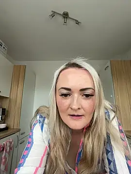 Snapshot of Alex-Blond chatting on June 2026 06:27:02 AM Alex-Blond online show from June 2026 06:27:02 AM