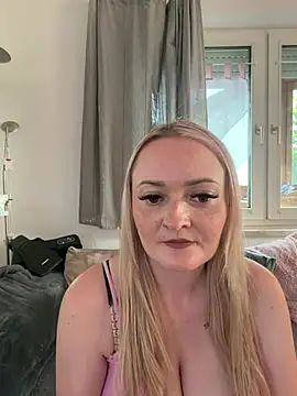Snapshot of Alex-Blond chatting on July 2026 05:21:01 PM Alex-Blond online show from July 2026 05:21:01 PM