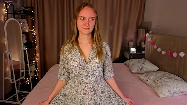 JenevaLitalien online show from June 2026 06:14:01 PM