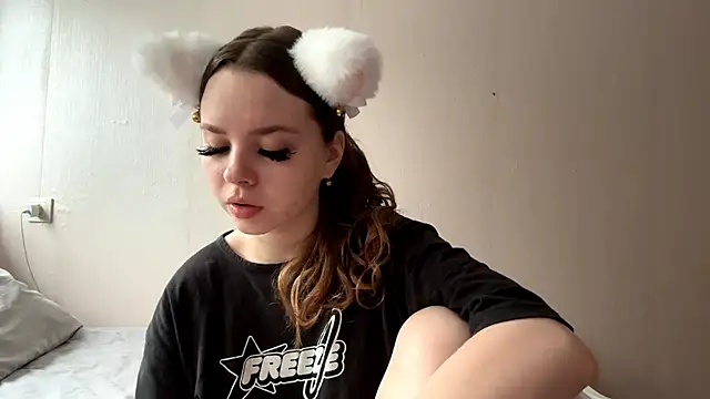 T1ffanyL online show from June 2026 07:42:01 AM
