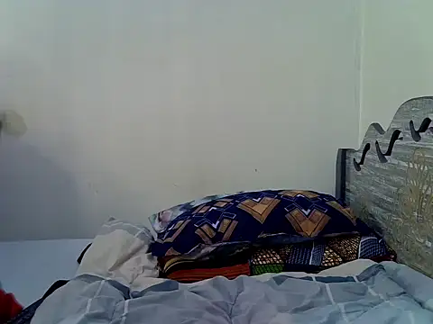 pretty lunaa online show from July 2026 07:05:01 PM