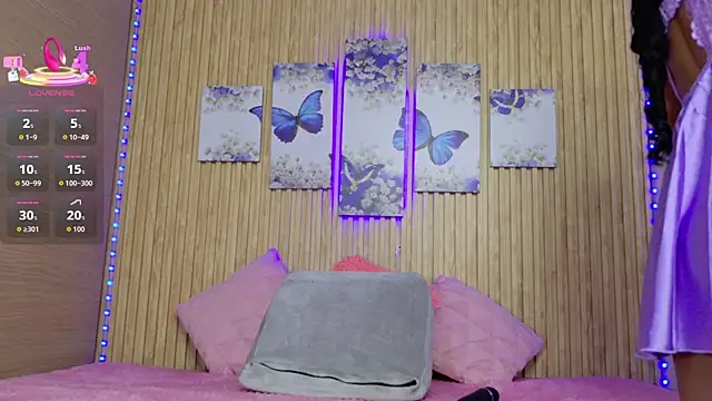 Snapshot of Moonceleste chatting on June 2026 12:06:02 PM Moonceleste online show from June 2026 12:06:02 PM