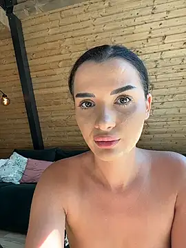 chloenyx online show from July 2026 01:29:02 PM
