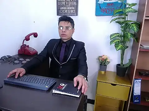 AquilesTaylor online show from June 2026 12:47:02 PM