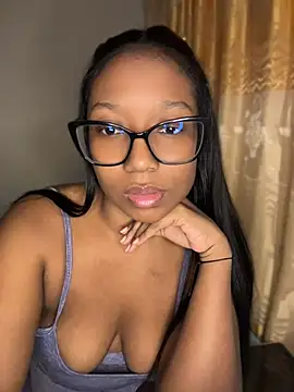 Snapshot of chell_iivy chatting on July 2026 05:44:01 AM chell iivy online show from July 2026 05:44:01 AM