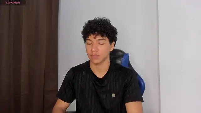 Maximiliano Young online show from June 2026 12:44:02 PM