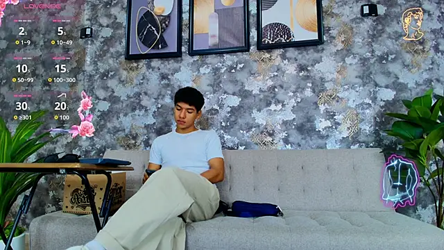 Maximiliano Young online show from June 2026 01:24:02 PM