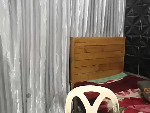 YourQueen Alyja online show from July 2026 12:08:02 PM