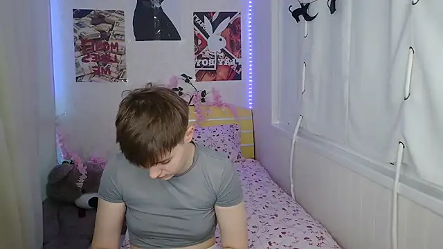 EmyHills online show from June 2026 05:27:01 PM