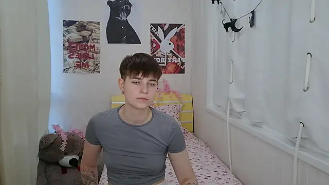 EmyHills online show from June 2026 04:53:01 PM