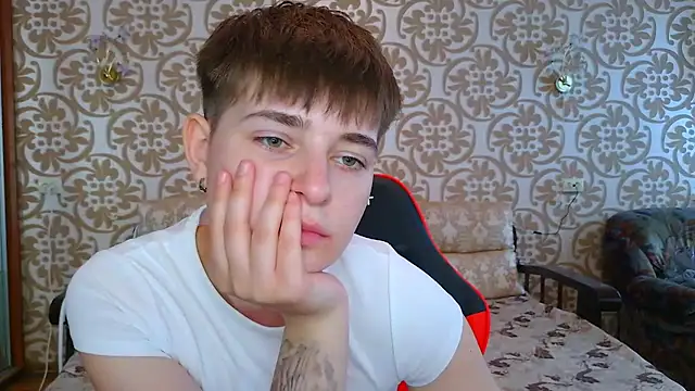 EmyHills online show from July 2026 05:06:02 PM