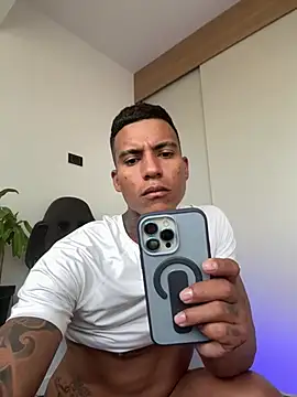 JhonDenis online show from June 2026 01:03:01 PM