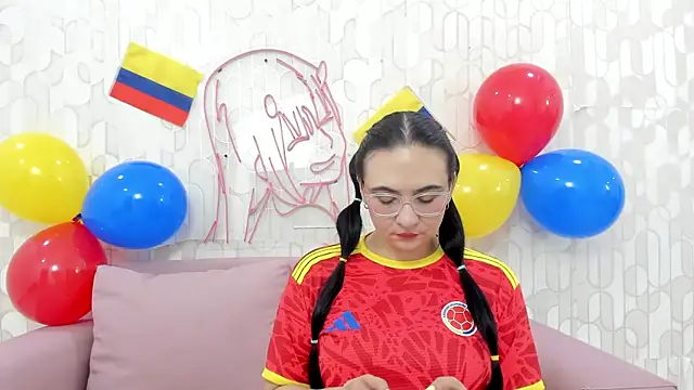Lunna Ferrer online show from June 2026 12:44:02 PM
