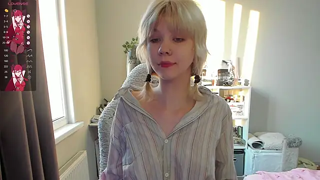 voguecaroline online show from June 2026 05:44:02 PM