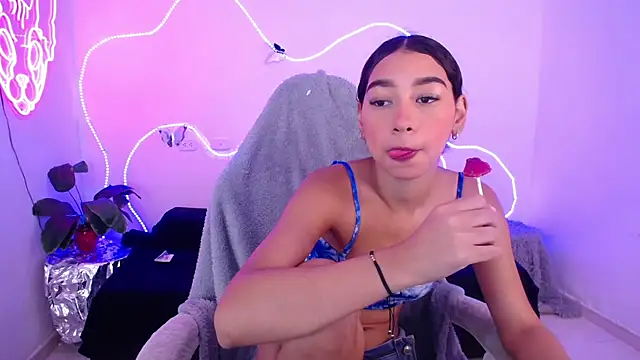 mia cute girl online show from July 2026 12:12:01 PM